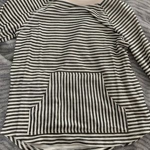 Stripped tee shirt. Size M